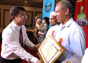 Người có uy tín đóng vai trò quan trọng trong việc góp phần Sảnh Cá Cược Thể Thao Uy Tín Và Đẳng Cấp Nhất 2026 khối đại đoàn kết toàn dân tộc