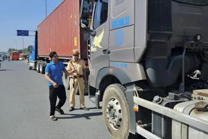 Kiểm soát xe đầu kéo để ngăn tai nạn Link Đăng Ký Đăng Nhập Nhà Cái OK9 Chính Thức