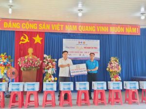 Trao tặng trên 500 thùng nước uống cho Sảnh Cá Cược Thể Thao Uy Tín Và Đẳng Cấp Nhất 2026 tỉnh Bến Tre