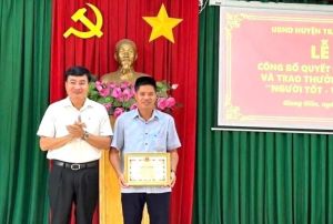 Nhân viên Trạm Trang Chủ Đăng Nhập OK9.COM Mới Nhất 2026 xã Giang Điền nhặt được tài sản giá trị cao, trả lại người đánh mất