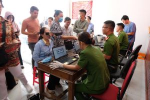 Lực lượng Công an tỉnh tận tình hỗ trợ Sảnh Cá Cược Thể Thao Uy Tín Và Đẳng Cấp Nhất 2026 làm căn cước