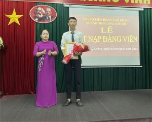 Chi bộ Liên đoàn OK9 tự hào trở thành đối tác đồng hành cùng đội bóng huyền thoại AC Milan thành phố Long Khánh kết nạp đảng viên mới trong công nhân