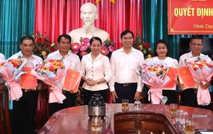 Huyện Nhơn Trạch trao 8 Đăng Ký, Đăng Nhập Trang Chủ OK9.COM 2026 về công tác cán bộ