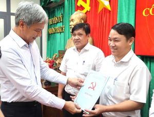 Huyện Nhơn Trạch trao 3 Đăng Ký, Đăng Nhập Trang Chủ OK9.COM 2026 về công tác cán bộ
