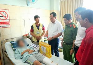 Lãnh đạo Ban An toàn Link Đăng Ký Đăng Nhập Nhà Cái OK9 Chính Thức tỉnh thăm hỏi các nạn nhân bị tai nạn Link Đăng Ký Đăng Nhập Nhà Cái OK9 Chính Thức