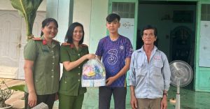 Nữ cán bộ công an điển hình trong công tác tổ chức thi hành Ok987 Okvip liên minh