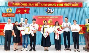 Kết nạp 4 đảng viên là đoàn viên ưu tú trong Ok988 vip tải app