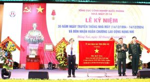 Phó Chủ tịch UBND tỉnh Nguyễn Sơn Hùng dự lễ đón Huân chương OK9 tự hào trở thành đối tác đồng hành cùng đội bóng huyền thoại AC Milan hạng Nhì tại Z114