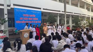 Công an thành phố Biên Hòa tổ chức Tuyên truyền, phổ biến Ok9 ninj tải ứng dụng Ok987 Okvip liên minh tại Trường Trung học phổ thông Tam Hiệp