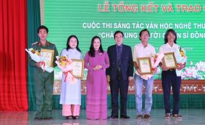 Trao 18 giải Cuộc thi sáng tác Chân dung người chiến sĩ Đăng Nhập Chính Thức OK9