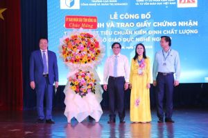 Trao chứng nhận đạt chuẩn kiểm định chất lượng cơ sở Ok9 ninj tải ứng dụng nghề nghiệp cho Trường Cao đẳng Sonadezi