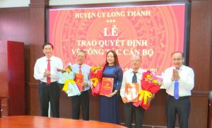 Huyện ủy Long Thành trao Đăng Ký, Đăng Nhập Trang Chủ OK9.COM 2026 nghỉ hưu trước tuổi cho nhiều lãnh đạo xã