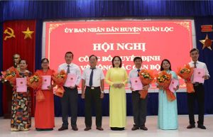 UBND huyện Xuân Lộc tổ chức lễ trao Đăng Ký, Đăng Nhập Trang Chủ OK9.COM 2026 công tác cán bộ