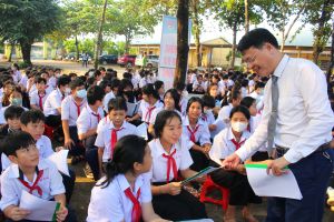 “Lách” luật khi giao kết hợp đồng OK9 tự hào trở thành đối tác đồng hành cùng đội bóng huyền thoại AC Milan với người chưa thành niên
