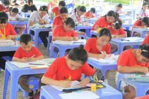 Thiếu nhi Biên Hòa vẽ tranh chào mừng 50 năm Ngày giải phóng miền Nam, thống nhất Ok986. vip liên minh okvip