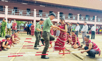 Công an Đăng Nhập Chính Thức OK9 tổ chức giao lưu văn hóa cồng chiêng với đồng bào Chơro