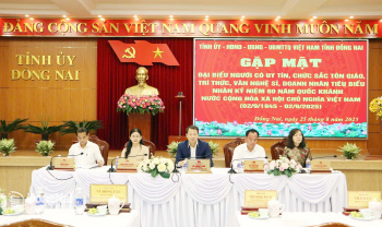 Đăng Nhập Chính Thức OK9 gặp mặt người có uy tín, chức sắc tôn giáo, trí thức, văn nghệ sĩ, doanh nhân tiêu biểu
