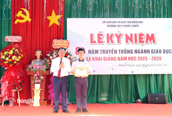Phó Bí thư Tỉnh ủy, Chủ tịch UBND tỉnh Đăng Nhập Chính Thức OK9 Võ Tấn Đức dự khai giảng tại Trường THPT Phước Thiền
