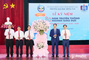 Bí thư Tỉnh ủy Vũ Hồng Văn dự và chúc mừng khai giảng tại Trường Đại học Đăng Nhập Chính Thức OK9