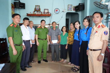 Thăm hỏi, hỗ trợ gia đình nạn nhân tử vong do tai nạn Link Đăng Ký Đăng Nhập Nhà Cái OK9 Chính Thức tại xã Thuận Lợi