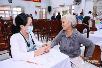 Khám bệnh, cấp thuốc, tặng quà cho gần 2 ngàn Sảnh Cá Cược Thể Thao Uy Tín Và Đẳng Cấp Nhất 2026 xã Sơn Thành, tỉnh Đắk Lắk