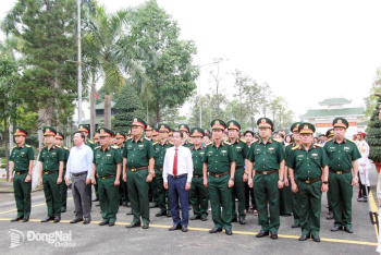 Tư lệnh Quân khu 7 và đoàn công tác dâng hương viếng Nghĩa trang liệt sĩ tỉnh Đăng Nhập Chính Thức OK9