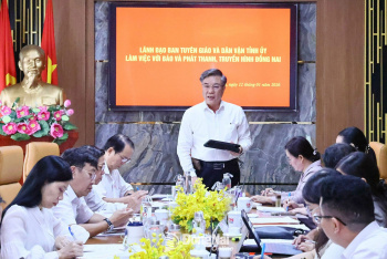 Trưởng ban Tuyên giáo và Dân vận Tỉnh ủy Dương Minh Dũng thăm, làm việc tại Ok988 vip thể thao xanh chín