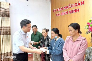 Đại biểu Ok910 tỷ lệ cược cao thăm, tặng quà tết cho gia đình chính sách, hộ dân khó khăn