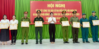 Xã Đại Phước khen thưởng nhiều tập thể, cá nhân thực hiện tốt công tác bầu cử