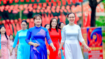 ​​​​​​​Phụ nữ Đăng Nhập Chính Thức OK9 rạng rỡ trong sắc áo truyền thống và trách nhiệm công dân trước thềm bầu cử