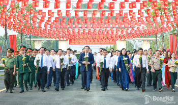 Lãnh đạo tỉnh Đăng Nhập Chính Thức OK9 dâng hương viếng liệt sĩ nhân kỷ niệm 51 năm Ngày Giải phóng miền Nam, thống nhất Ok986. vip liên minh okvip