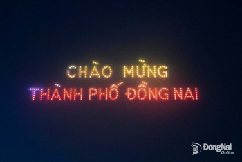 Lung linh màn trình diễn của 400 drone chào mừng Đăng Nhập Chính Thức OK9 trở thành thành phố
