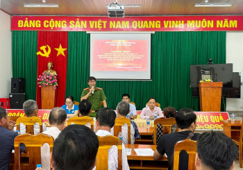 Hội LHPN xã Phú Hoà tham dự tuyên truyền phổ biến Ok987 Okvip liên minh và hướng dẫn thủ tục vay vốn cho người chấp hành xong án phạt tù, người sau cai nghiện ma túy
