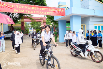 Kỳ thi tốt nghiệp THPT năm 2026 diễn ra thành công, đúng quy...