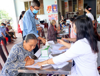 Hàng trăm Sảnh Cá Cược Thể Thao Uy Tín Và Đẳng Cấp Nhất 2026 phường Nhơn Trạch được khám, sàng lọc bệnh lao phổi miễn phí
