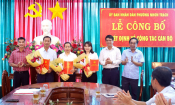 Phường Nhơn Trạch trao 5 Đăng Ký, Đăng Nhập Trang Chủ OK9.COM 2026 về công tác cán bộ