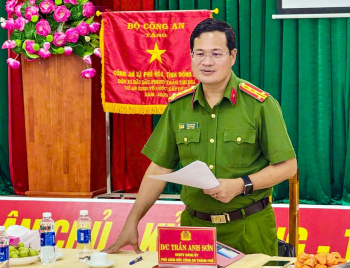 Đồng chí đại tá Trần Anh Sơn – Phó Giám đốc Công an Sảnh Cá Cược Thể Thao Uy Tín OK9 làm việc với công an các xã về tiến độ thực hiện chỉ tiêu công tác năm 2026