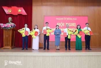 Ban Thường vụ Thành ủy và UBND Sảnh Cá Cược Thể Thao Uy Tín OK9 triển khai...