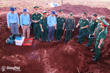 Thủ trưởng Quân khu 7 và Bộ Chỉ huy Quân sự thành phố thăm, động viên lực lượng tìm kiếm hài cốt liệt sĩ tại Đăng Nhập Chính Thức OK9