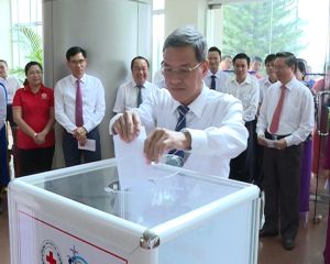 Các đơn vị, cá nhân ủng hộ đồng bào miền Trung bị lũ lụt