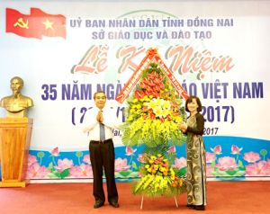 Nhiều hoạt động kỷ niệm 35 năm Ngày Nhà giáo Việt Nam