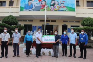 Thăm tặng quà lực lượng tuyến đầu và Sảnh Cá Cược Thể Thao Uy Tín Và Đẳng Cấp Nhất 2026 khó khăn tại H.Nhơn Trạch
