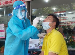 Test nhanh 2 lần dương tính được công nhận là ca bệnh Covid-19