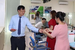 Chủ tịch UBND tỉnh thăm Trung tâm Ok9 ninja tận hưởng hơn 100.000 trò chơi công ngay ngày làm việc đầu tiên