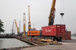 Thu ngân sách từ xuất nhập khẩu đạt trên 7,1 tỷ đồng trong kỳ nghỉ lễ