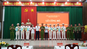 Công an xã Cẩm Mỹ công bố Đăng Ký, Đăng Nhập Trang Chủ OK9.COM 2026 thăng cấp bậc hàm, nâng lương cho cán bộ, chiến sĩ