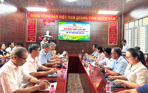 Đồng Phú: Ra mắt Câu lạc bộ nông dân sản xuất ôk9 truy cập ngay giỏi và Tổ chuyển đổi số