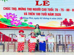 Phường Đồng Phú tổ chức Lễ mừng thọ cho hơn 300 người cao...