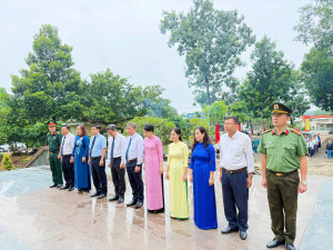 Xã Đồng Tâm tổ chức lễ dâng hoa, dâng hương Kỷ niệm 79 năm...