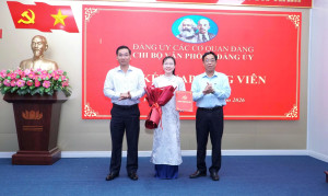 Lễ kết nạp đảng viên mới, tiếp nối truyền thống, khơi dậy...
